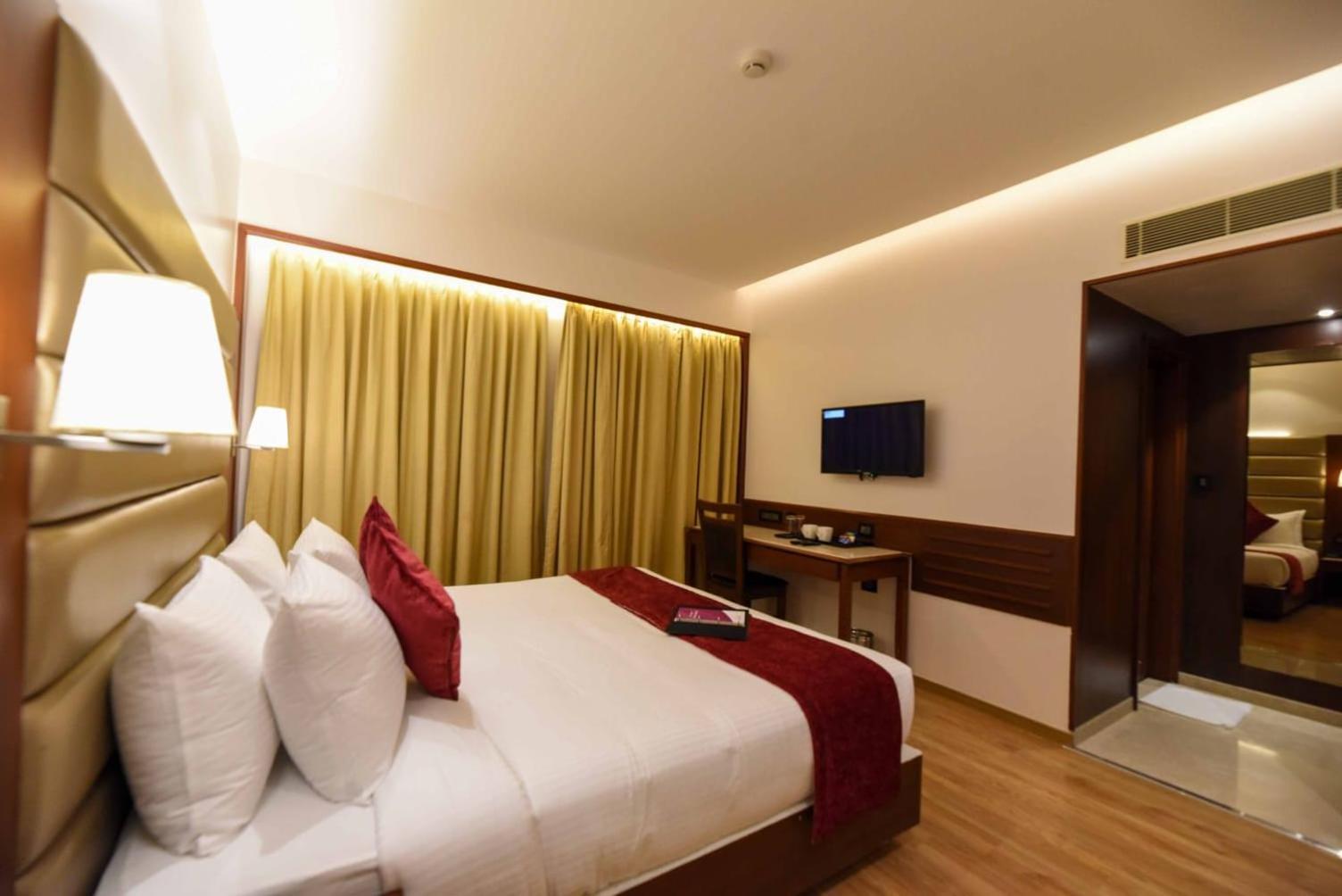 Ayra Boutique Hotel Bangalore Bagian luar foto